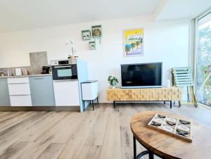 PERLE D ANTHEOR - Bord de mer