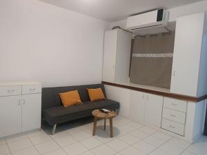 Departamento mono ambiente central con balcón