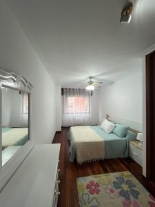 Apartamento Xacobe Grove, 120 metros totalmente equipado, luminoso, céntrico y con plaza de garaje