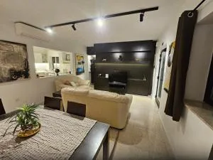 3 bedroom apt in prime location 5m away from beach - Is-Swieqi