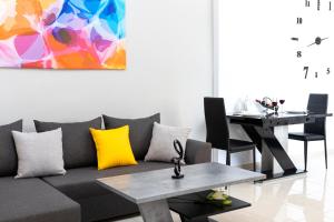 H4 Art Sparta Apartment