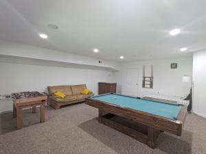 Cheerful 4Br Water View Lakehouse with Dock & More