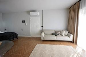 The house of flowers