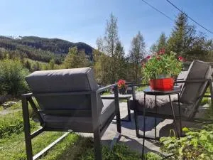 Holiday Gardenside Sweets - Gol