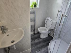 5 Bed for Families Contractors