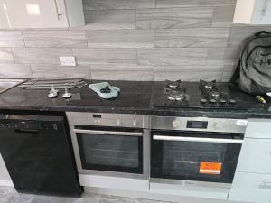 5 Bed for Families Contractors