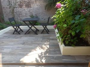 Bel appartement rdc détente Balnéo & Ciné & Terrasse proche Centre Gare Amiens