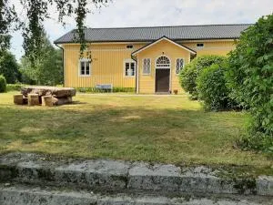 Maalaistalon päärakennuksessa asunto - 萨洛