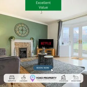 Detached House with Free Parking, Self Check-In, Fast Wifi and Smart TV with Netflix by Yoko Property - Whaddon