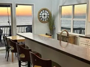 Sea 2 Believe! OceanFront! Pets Allowed - Clute