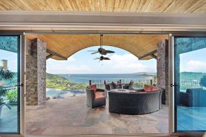 Luxury Retreat Oceanview w Fitness Studio