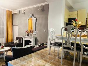 Confort Luxury Center Villa- langa Mitropolie si Palas