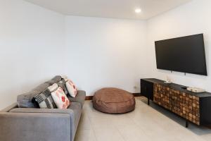 Langosta Beach Ocean View Penthouse w Pool