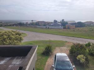 3 bedroom house with parking