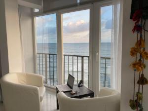 Spectacular Parnoramic Beachfront Sea View Studio Apartment