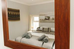 1BR Seaside Bliss Wales Escape with Sea View