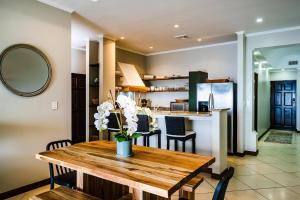 Charming Delightful Sunsets Private Balcony