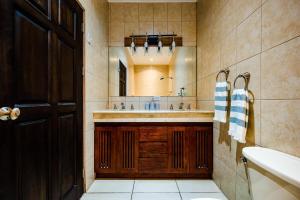 Charming Delightful Sunsets Private Balcony