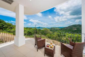 Ocean Views Beautiful Sunsets Pool