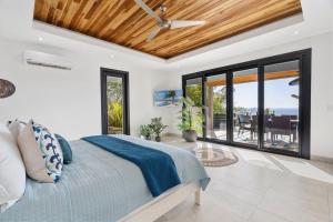 Infinity Edge Pool Oceanview 4 BR 4BA