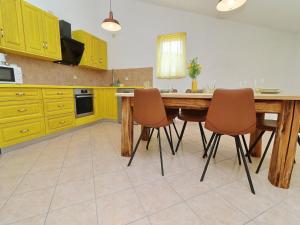 Apartments Villa Michele-Three Bedroom Apartment with Partial Sea View Grejp