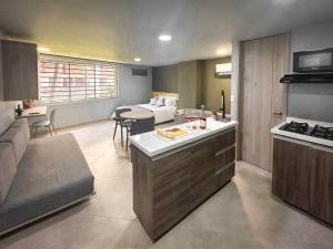 Loft moderno con bañera Medellín 1-03