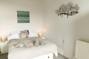 Seaside Solace 2BR with Scenic Sea Views