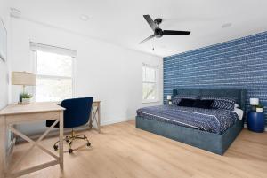 Fast Wifi, Desks - SoCo, DT, Zilker
