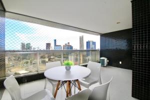 Apartamento com piscina, garagem, ao lado do Shopping Salvador
