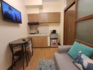 Cozy Home beside mall,MRTBoniEDSA