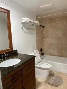 Central LA GATED Community 4 beds home - 蒙特贝罗