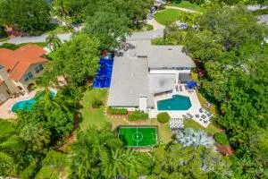 Luxury Cristiano Manor 8BR Amazing Pool - 20 Guests - Anona