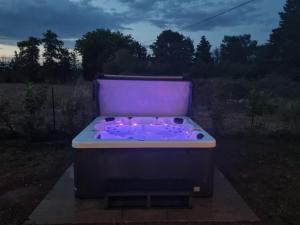 Maisons de vacances Maison 2 chambres avec exterieur et jacuzzi : photos des chambres