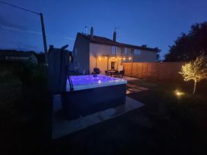 Maisons de vacances Maison 2 chambres avec exterieur et jacuzzi : photos des chambres