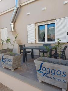 Loggos Apartments