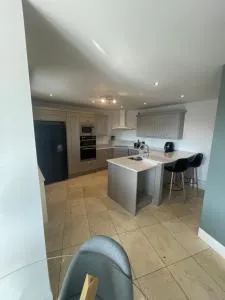 Fabulous and Sunny 2 bed Apartment, in City Centre - Mallow