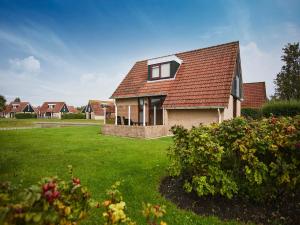 Holiday Home in Zeeland near Beaches