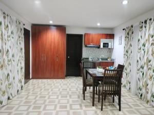 Seaview Residence Garden Room1