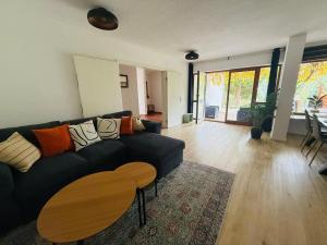 Große Wohnung mit Whirlpool und Garten