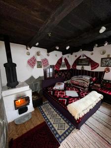 Casuta Fermecata, Tara Lapusului