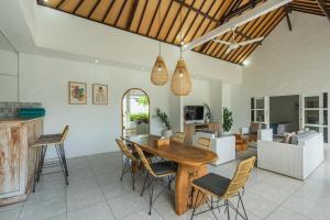 Modern 3 Bedrooms Villa Beach Walking Distance