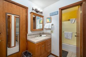 Cozy Corner Tamarack Condo 19