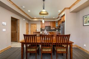 Modern Condo - Jacuzzi Tub SM #201