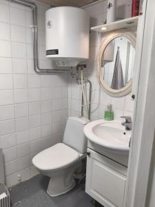 Talo järven rannalla