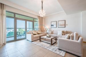 Elegant 1BR Apartment with Sea View in Al Haseer, Palm Jumeirah by Deluxe Holiday Homes