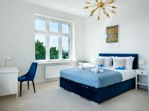 Castle View Apartments by Tyzenhauz