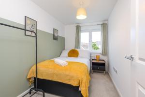 Stylish 4 Bedroom House-Sleeps 7-Parking-Nr Hospital-Perfect for Work Crews