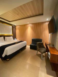 Avery De Grand City Hotel Bandung
