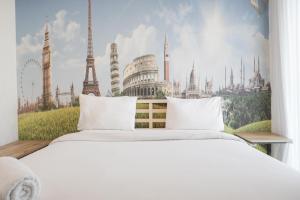 Minimalist and Comfort Studio at Gold Coast Apartment By Travelio