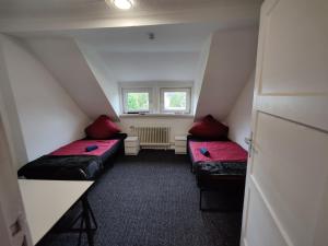 BerlinDreams - F81 - 2B